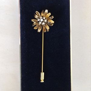 60s ART Golden Flower Stick Pin
